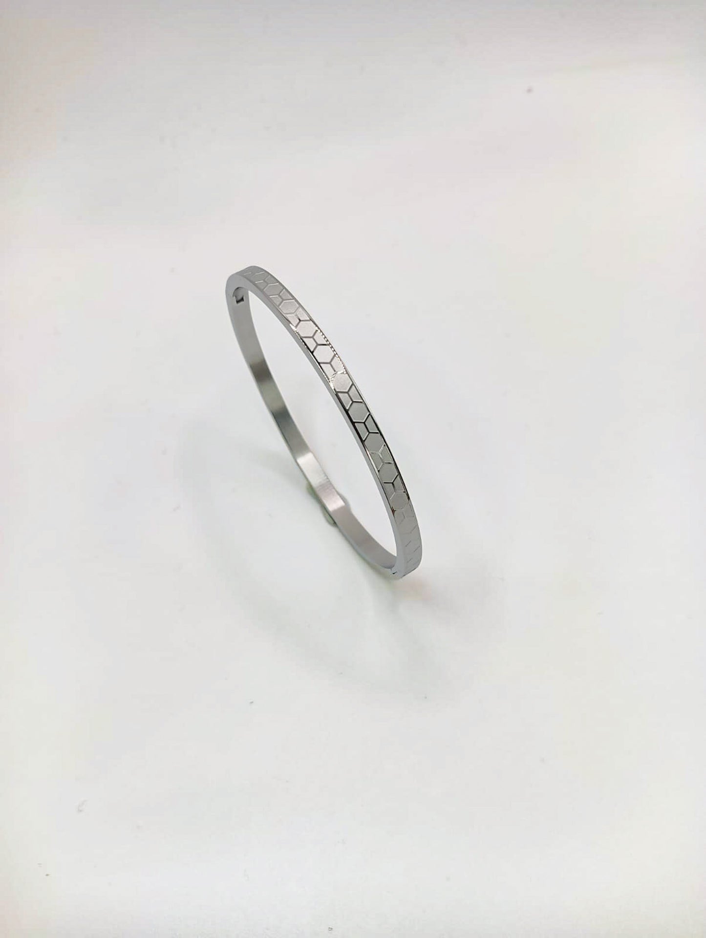 Hexon Steel Kada – Geometric Texture Unisex Bracelet